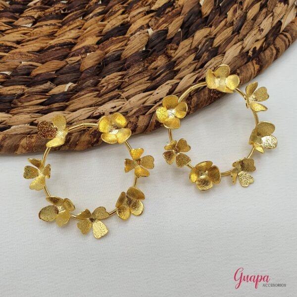 Aretes Flores Bronce con baño de Oro