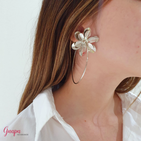 Argollas Flor Bronce con baño de Oro