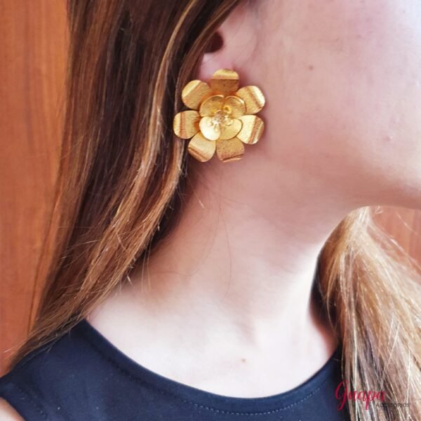 Aretes Flor Bronce con baño de Oro