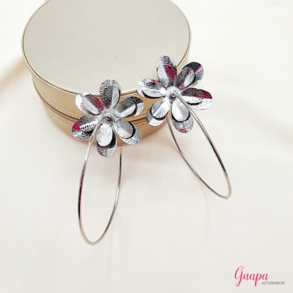 Argollas Flor Bronce con baño de Oro