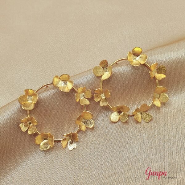 Aretes Flores Bronce con baño de Oro
