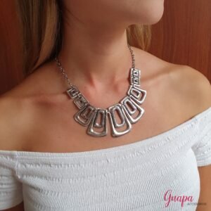 Collar Metálico Plateado