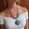 Collar Metálico Plateado con Aretes