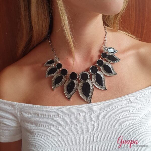 Collar Metálico Plateado