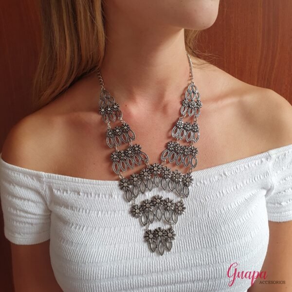 Collar Metálico Plateado