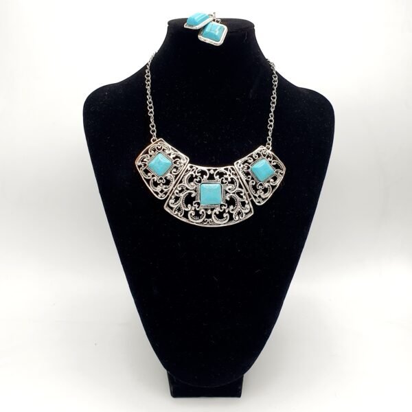 Collar Metálico Plateado