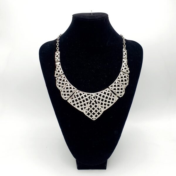 Collar Metálico Plateado