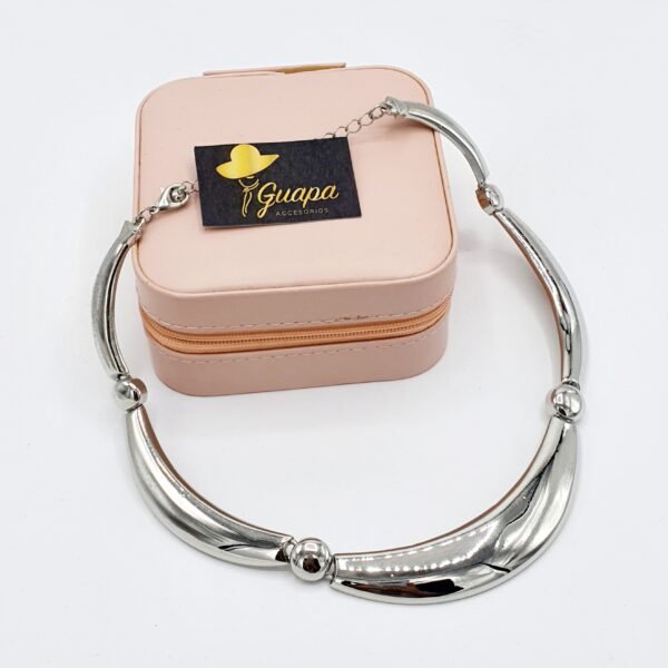 Collar Metálico Plateado