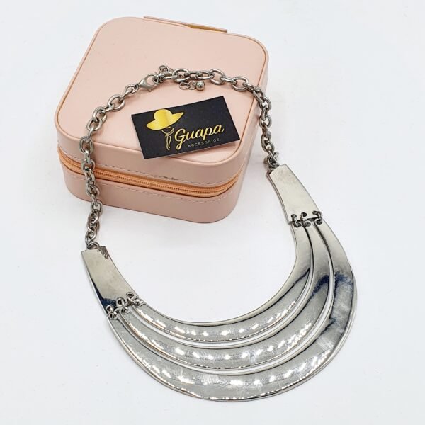 Collar Metálico Plateado