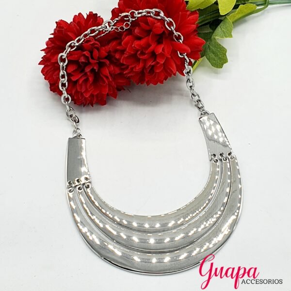 Collar Metálico Plateado