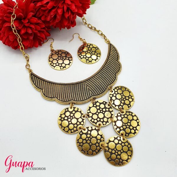 Collar Metálico Dorado Envejecido