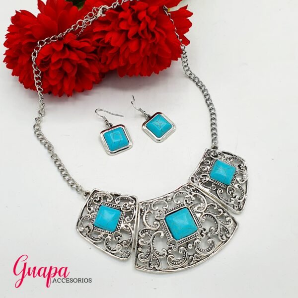 Collar Metálico Plateado