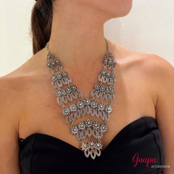Collar Metálico Plateado
