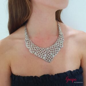 Collar Metálico Plateado