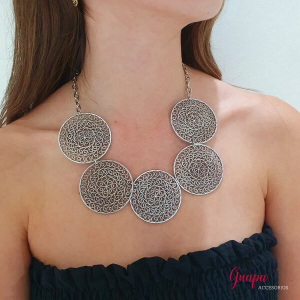 Collar Metálico Plateado