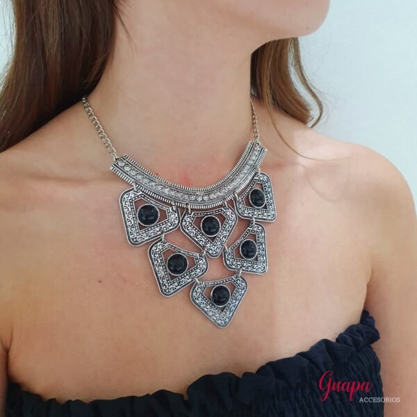 Collar Metálico Plateado