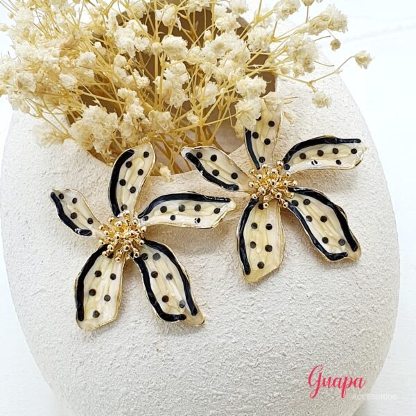 Aretes Flor Fantasía