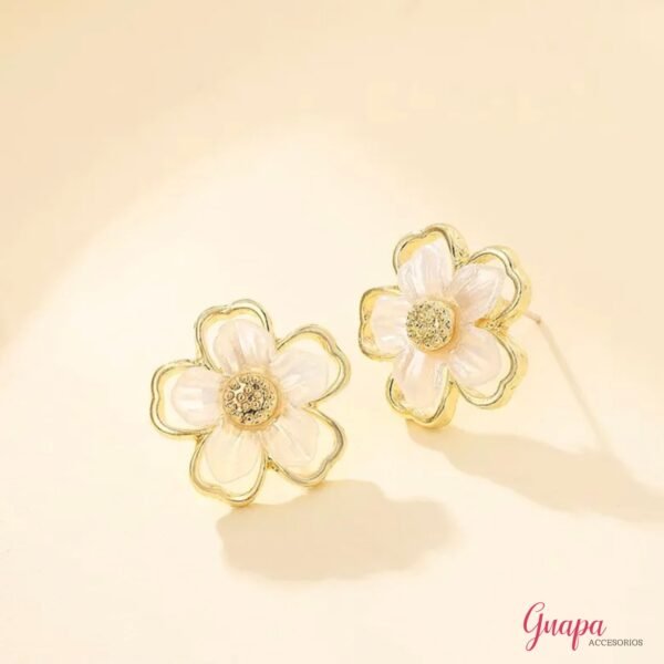 Photo_1674706628441 Aretes Mini Flor