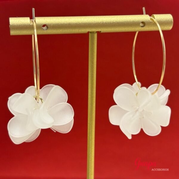 Photo_1760465818096 Argollas Flor Acrílica