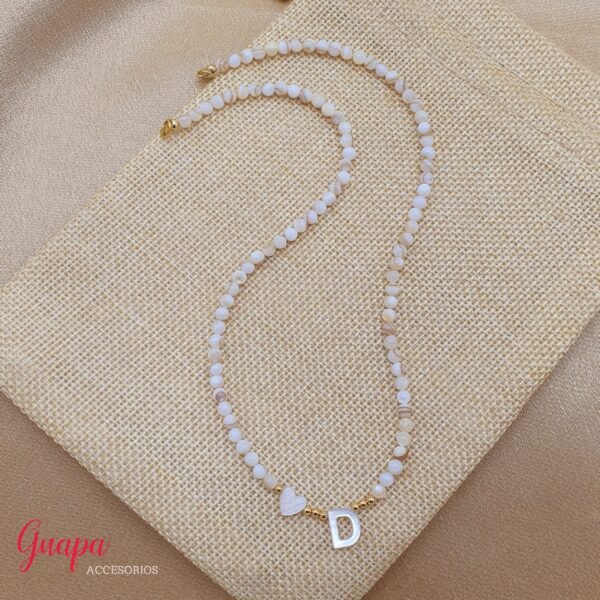 Collar Nácar con Inicial