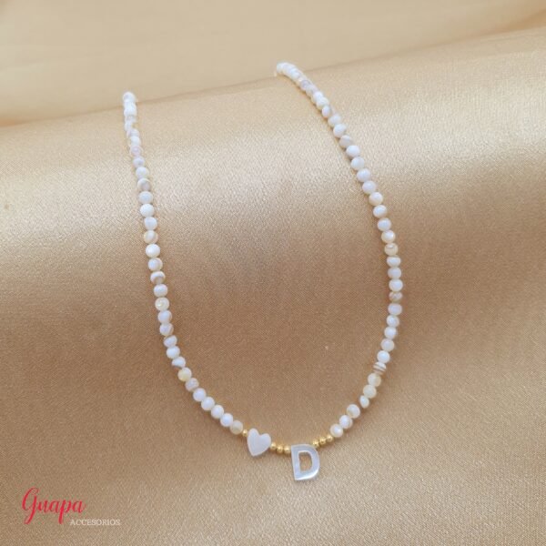 Collar Nácar con Inicial