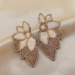 Aretes Bordados Media Flor