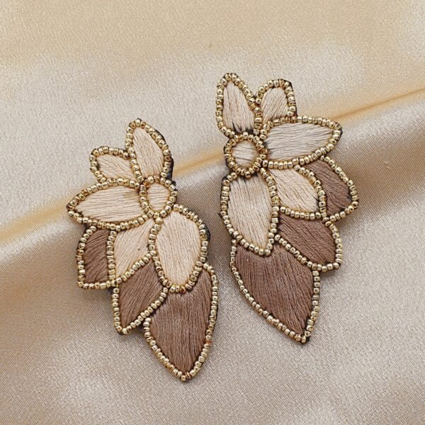 Photo_1789481357296 Aretes Bordados Media Flor